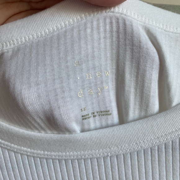 NWT a new day White Ribbed Short Sleeve Tee - Picture 2 of 3